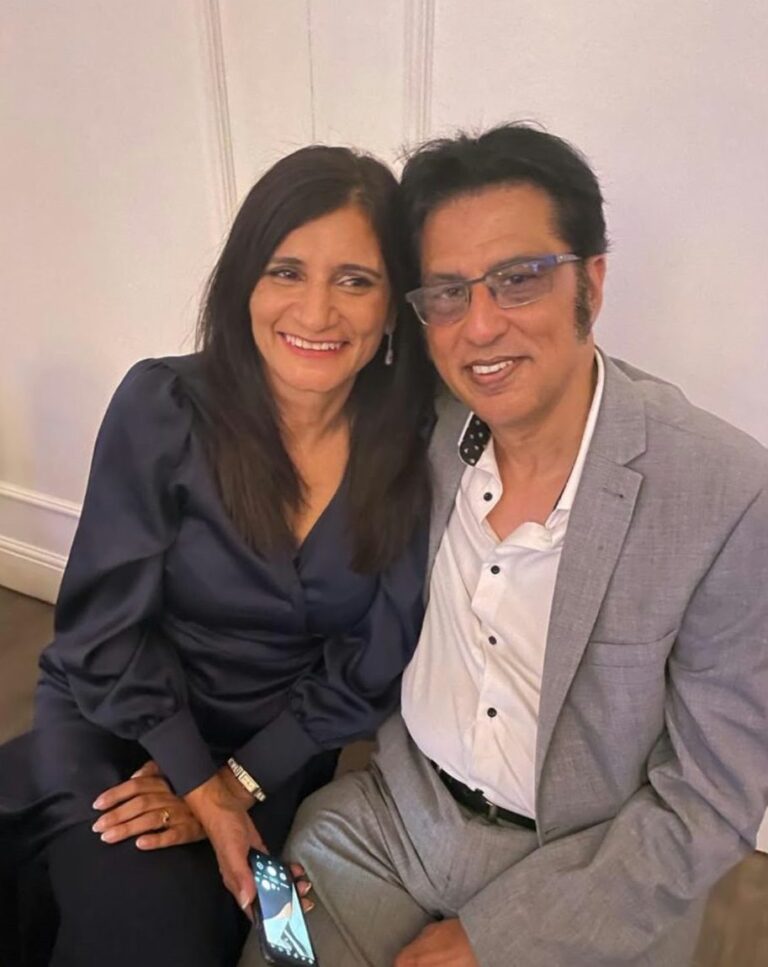 Bal with his wife